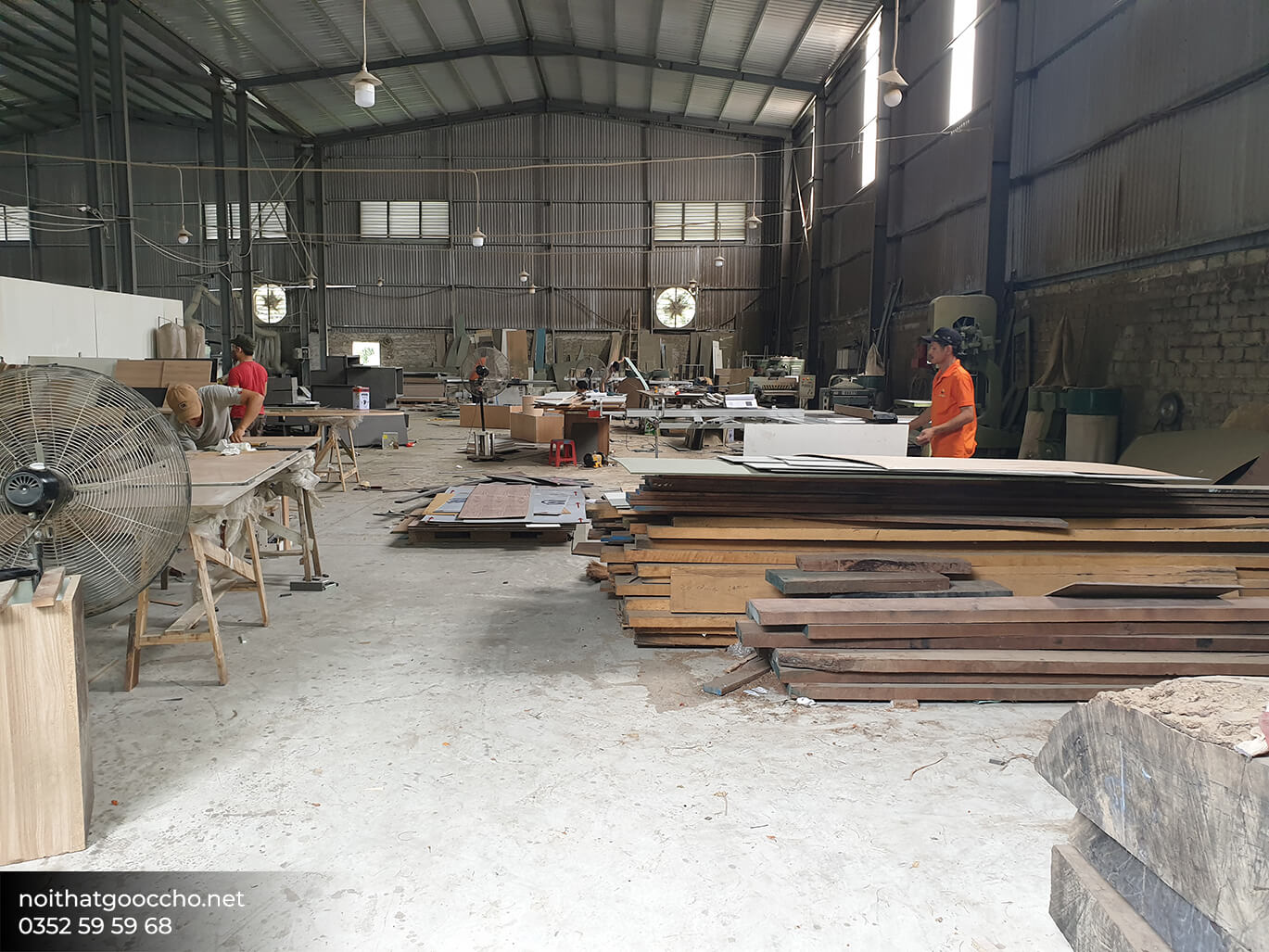 xưởng sản xuất nội thất gỗ óc chó cao cấp